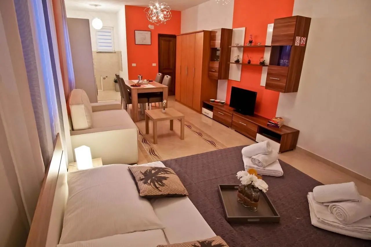 PUY House Monte Cherpo בית נופש