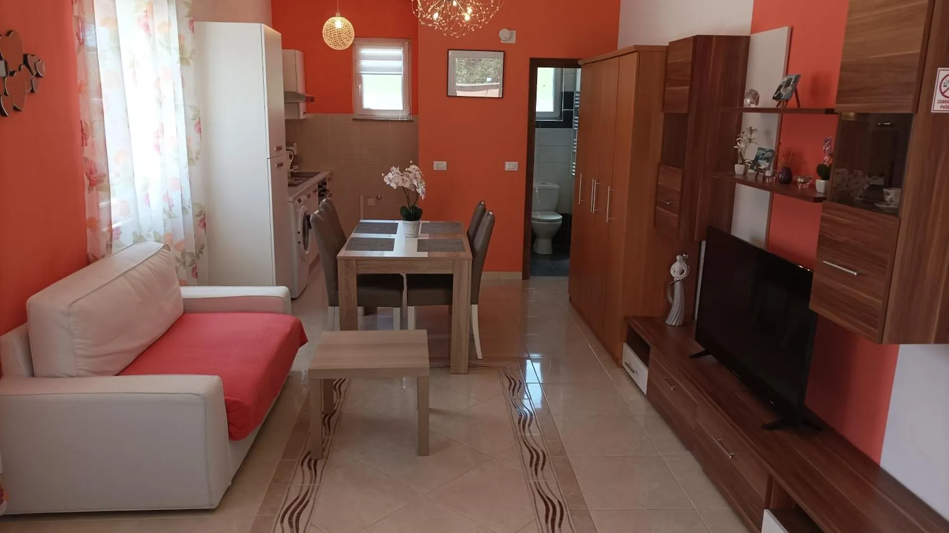 PUY House Monte Cherpo 0*,