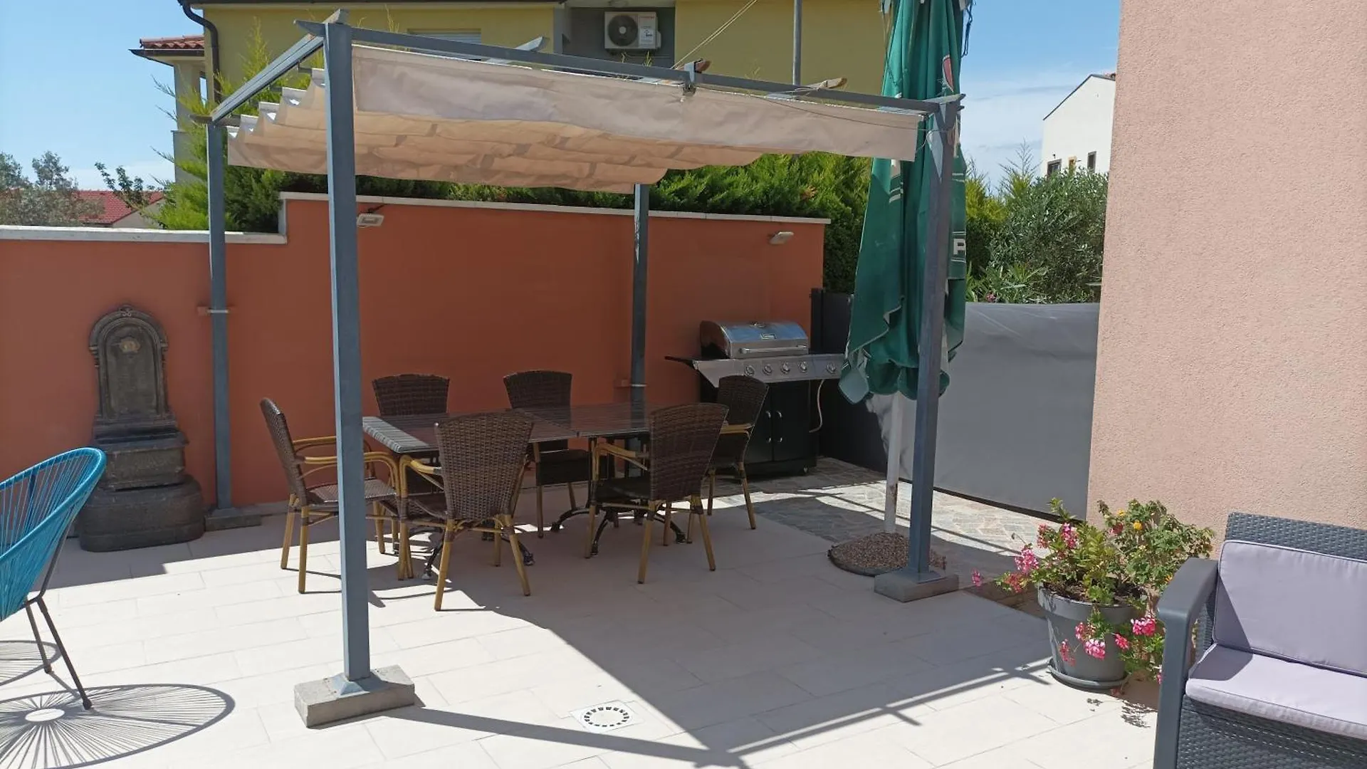 PUY House Monte Cherpo בית נופש